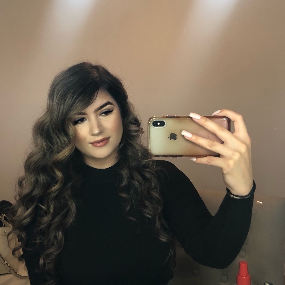 Meet your Posher, Alejandra